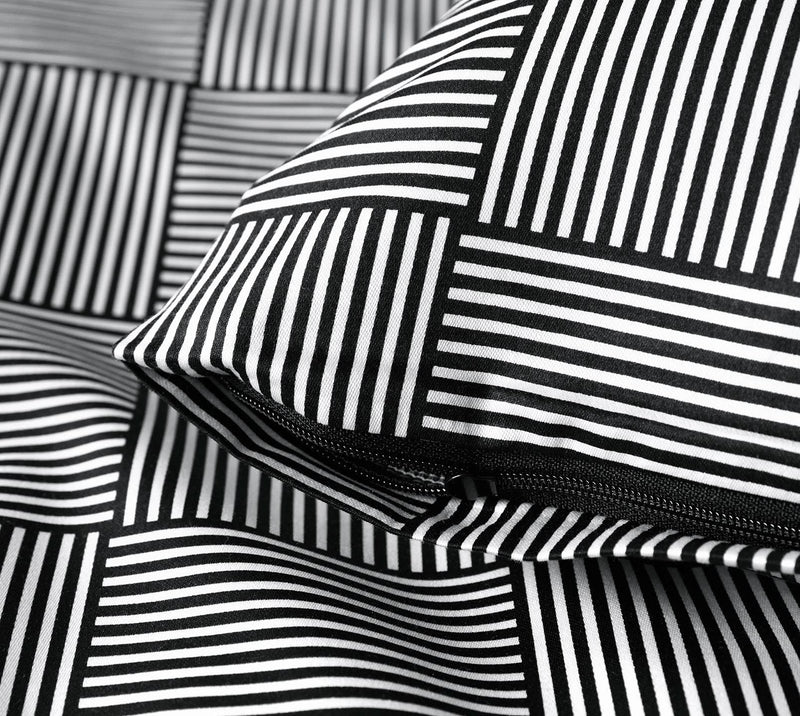 Mako Satin Bettwäsche Crossover mit grafischem Muster – Schwarz-Weiß