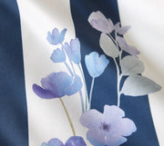 Mako Satin Bettwäsche Flowerstripe mit Blumen und Blockstreifen – Marine