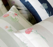 Mako Satin Bettwäsche Flowerstripe mit Blumen und Blockstreifen