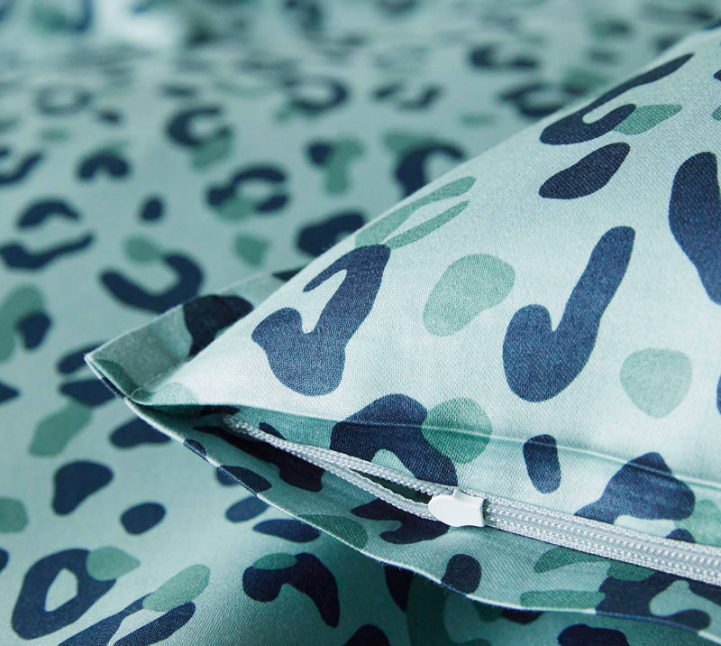 Mako Satin Bettwäsche Leolook mit Leo-Muster – Aquagrün