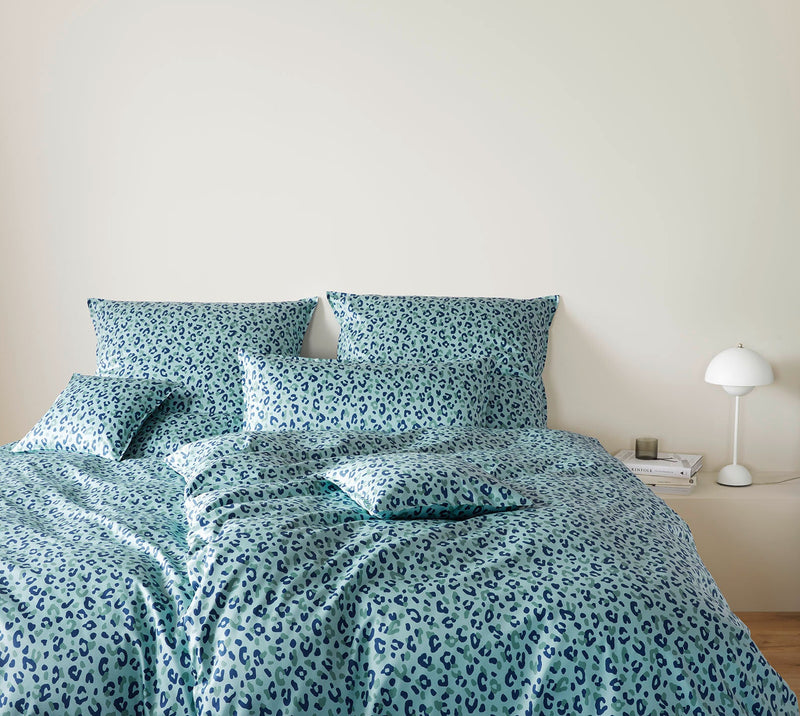 Mako Satin Bettwäsche Leolook mit Leo-Muster – Aquagrün