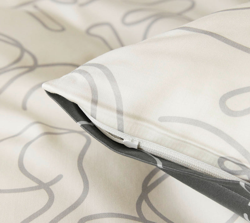 Mako Satin Wende-Bettwäsche Cats mit Katzensilhouetten – Creme-Grau