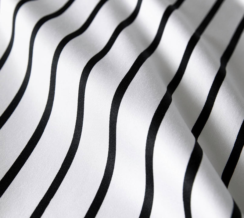 Mako Satin Wende-Bettwäsche Lined mit Streifen – Schwarz-Weiß