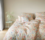 Seiden-Satin Bettwäsche Gentle mit Blüten-Allover – Creme